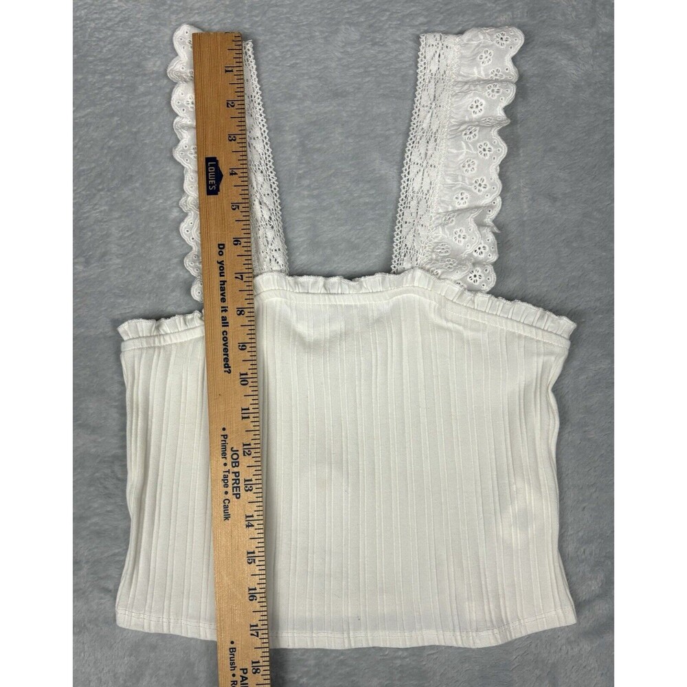 Coco + Jaimeson Size Medium Ruffle Eyelet Strap Rib Knit Top In Ivory - Picture 5 of 9